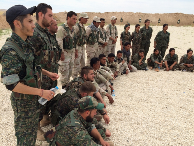 U.S. Military Trains Syrian Anti-ISIS Fighters Group Featured