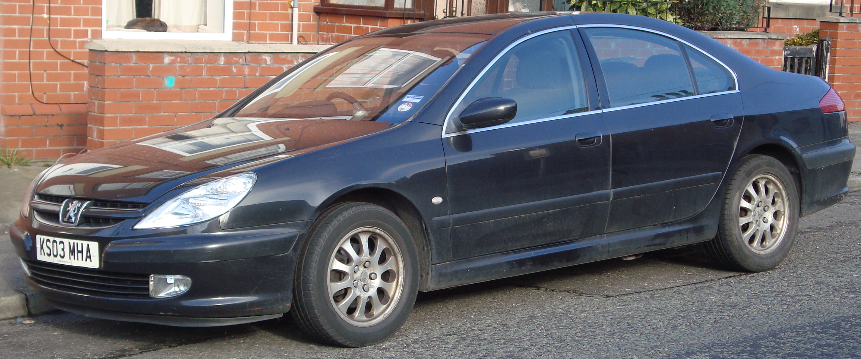 Photo of a Peugeot 607 similar to the one found at Nortre Dame. 
