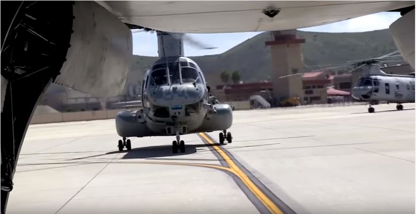 Say Goodbye: Iconic U.S. Marine Helicopter CH-46 Sea Knight Takes Massive Last Flight After 47 Years Of Service Featured