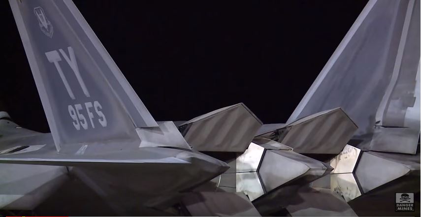 U.S. Deployment Of These F-22 Raptors To Europe Sends A Strong Message To Both Russia And ISIS Featured