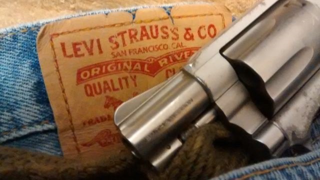 Levi Strauss Asks CCW Holders To Leave Their Guns At Home When Shopping At Levi’s Stores Featured