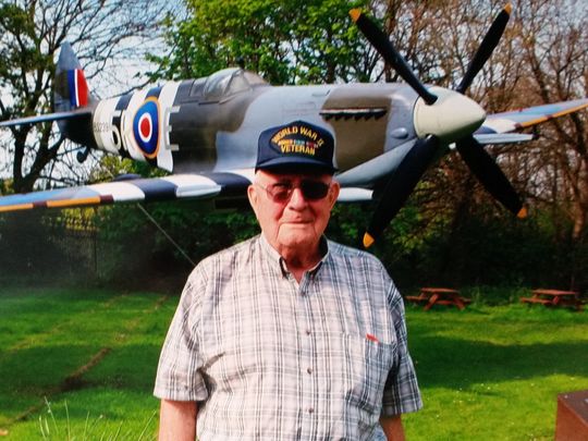 Excited WWII Veteran Visits Britain First Time Since War And Passes Away Quietly – Godspeed And Thank You Sir Featured