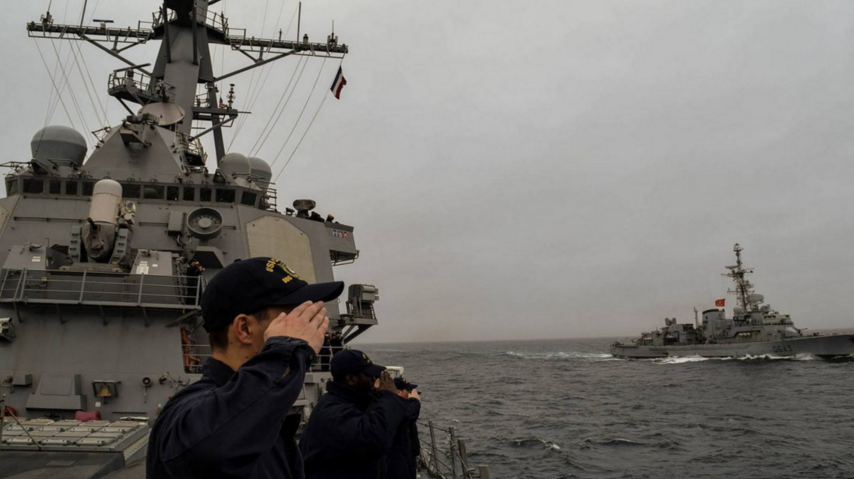 American Destroyer Passes French Frigate And Gives Amazing Show Of Respect Featured