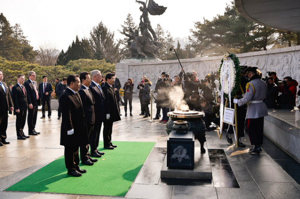 Mattis participating in the wreath ceremony at Seoul National Cemetery.