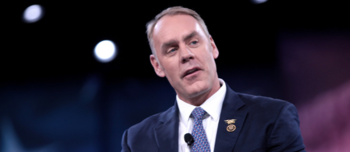 Retired Navy SEAL/Interior Sec. Ryan Zinke Spent His Snow Day Giving Tours At A Closed Lincoln Memorial Featured