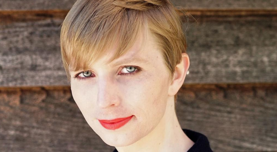 Chelsea Manning says US military ‘cries about a few trans people but funds the F-35’ Featured