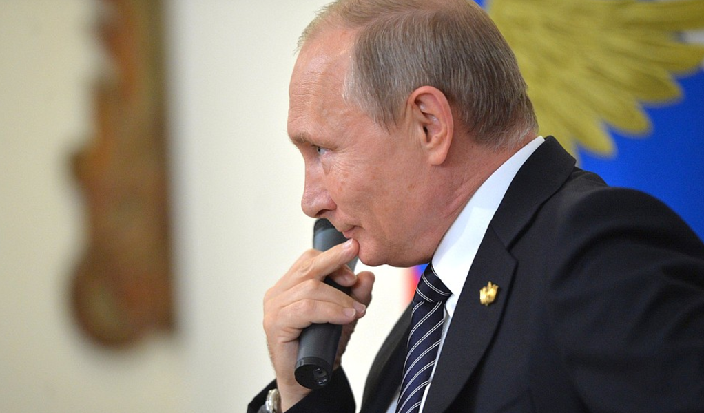 The US can retaliate against Russian hacking and ‘kick them in the balls’ Featured