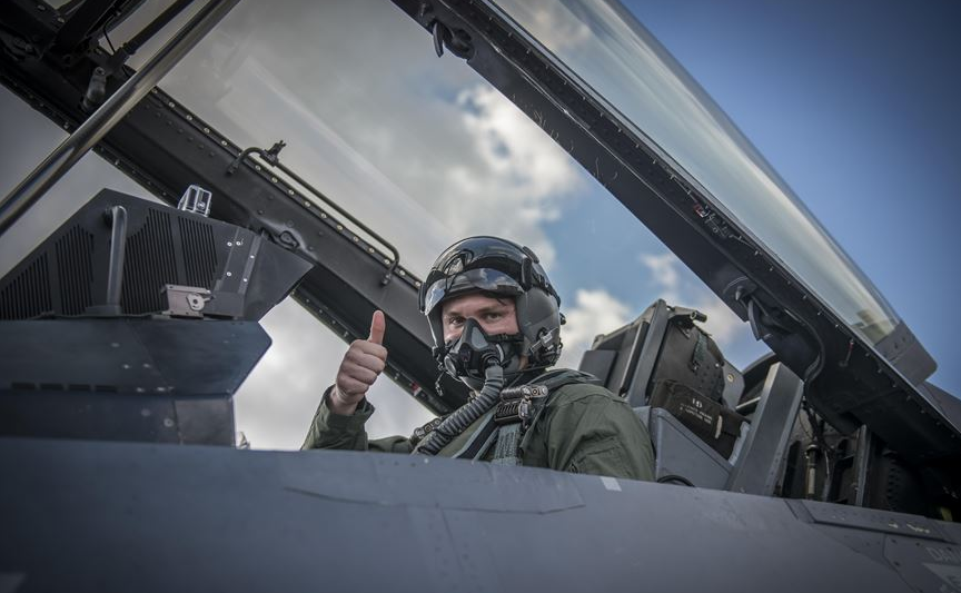 An Air National guard pilot had to eject from an F-16 after it caught fire during takeoff Featured