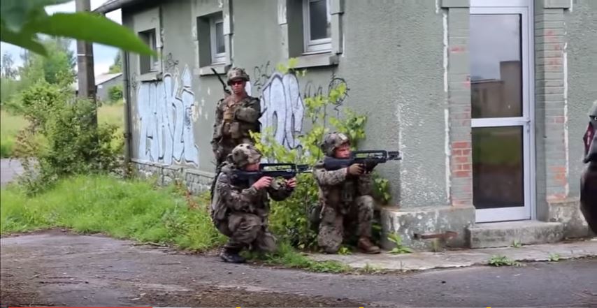 (VIDEO) U.S. Marines & French Army Simulate Heavy Urban Combat Firefight Featured