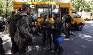 Pro-Russia rebels flee Ukrainian forces Pro-Russia rebels flee Ukrainian forces
