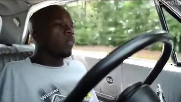 Born With No Arms, Nothing Stops Richie Parker Featured