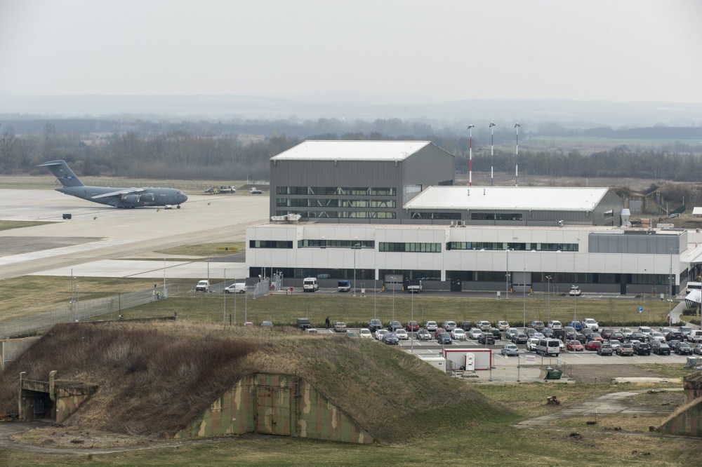 Air Force approves performance medal for Hungary-based airmen ...