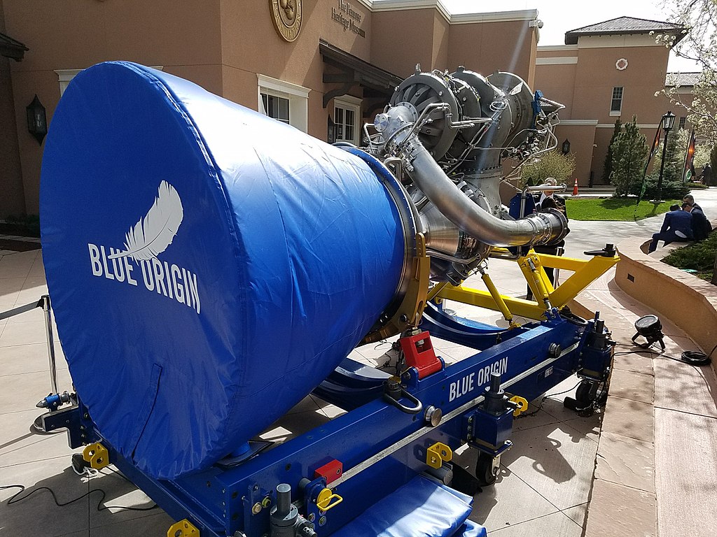 Jeff Bezos's Blue Origin assembling an allstar team to build lunar