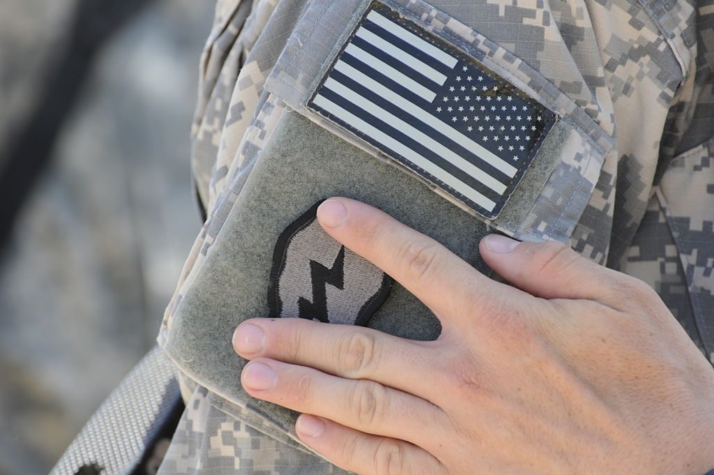 watch-this-is-why-us-flag-is-reversed-on-military-uniforms