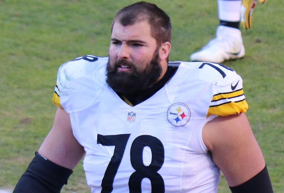 Army Ranger NFL player puts war hero's name on his helmet