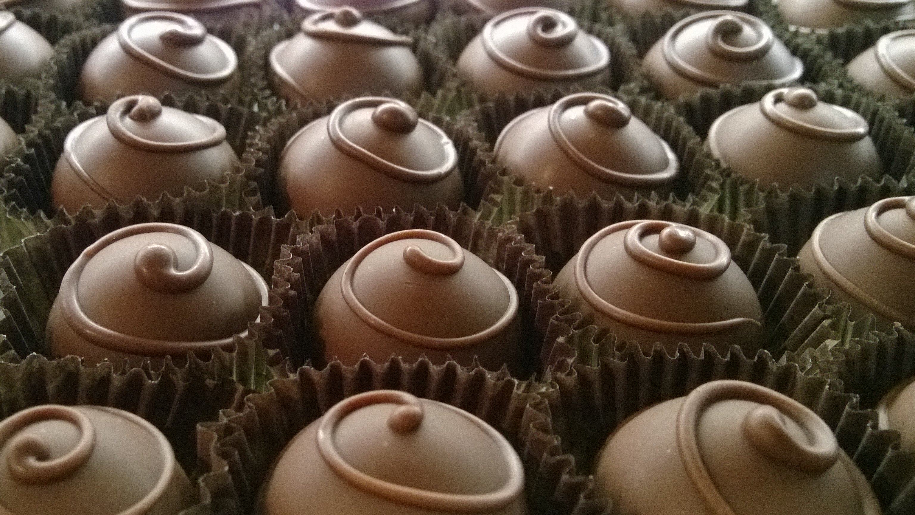 Members Of A Russian Crime Syndicate Charged With Stealing 10,000 Pounds Of Chocolate Featured