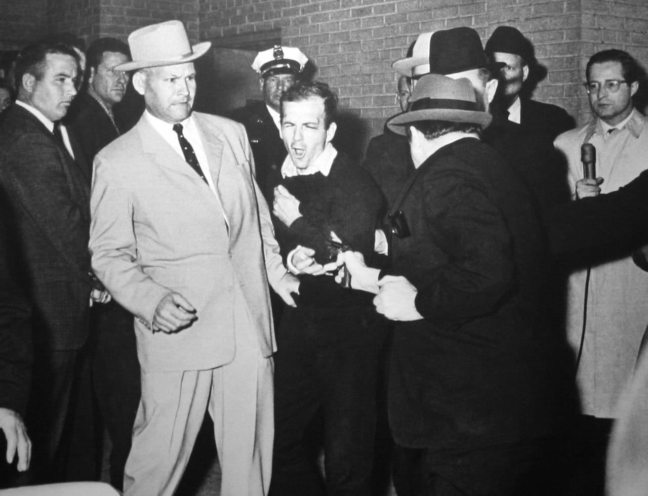 1280px Ruby shoots Oswald | JFK assassinated 59 years ago – here are the shocking news videos and pics from that day | The Paradise News