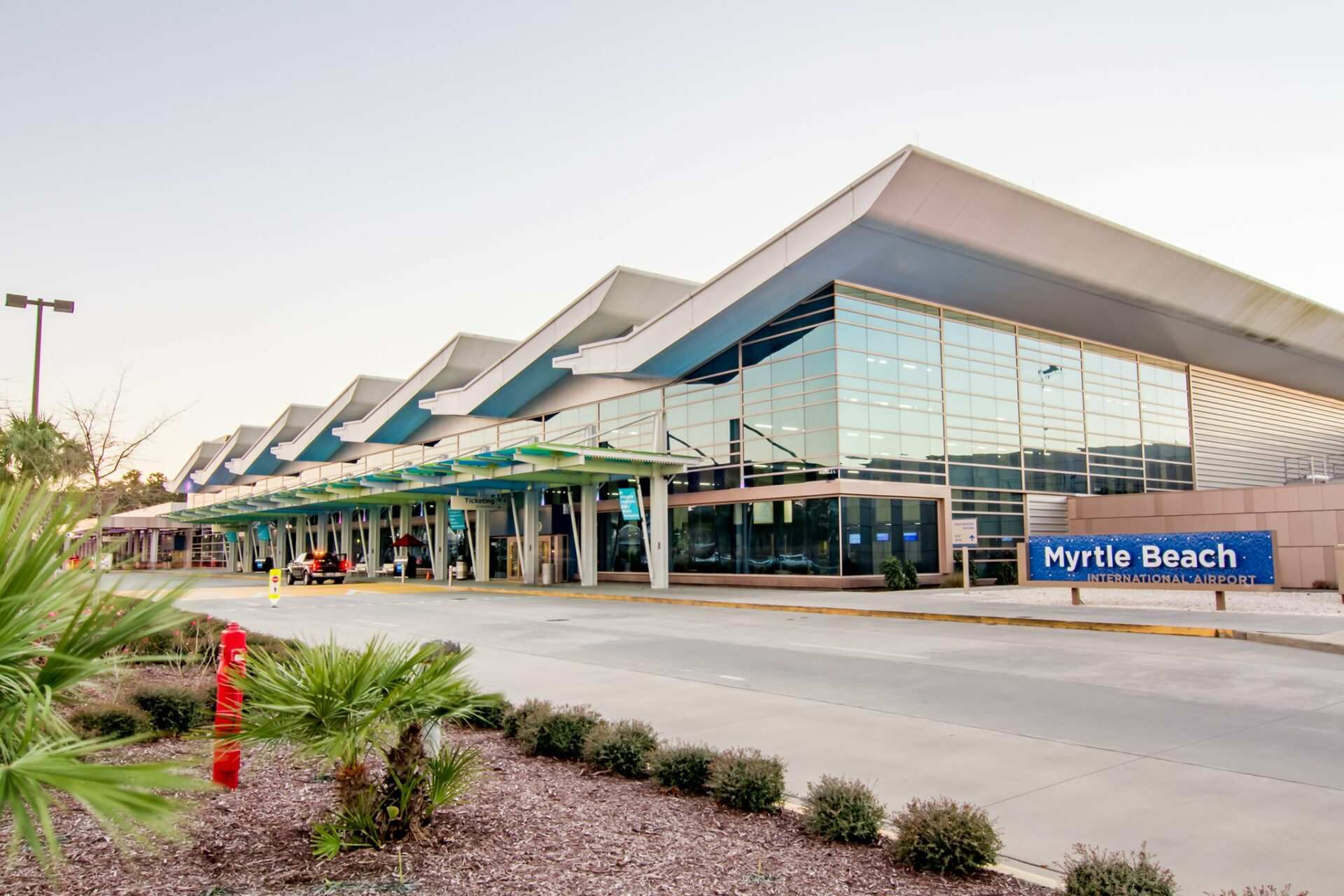 Door falls off airplane, makes an emergency landing at Myrtle Beach airport. What happened