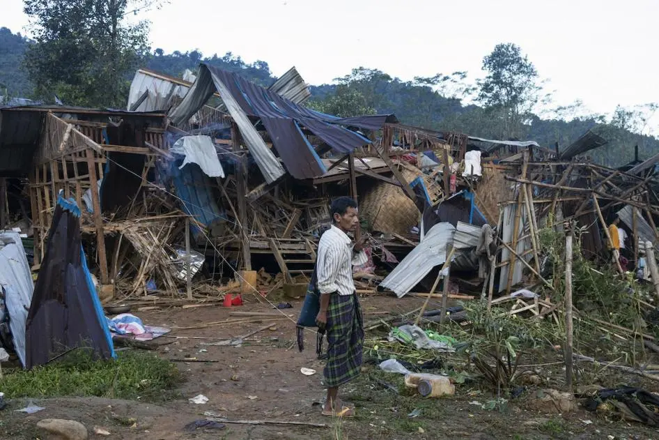 Junta shelling of Rakhine village kills 12 people, leaves 32 wounded
