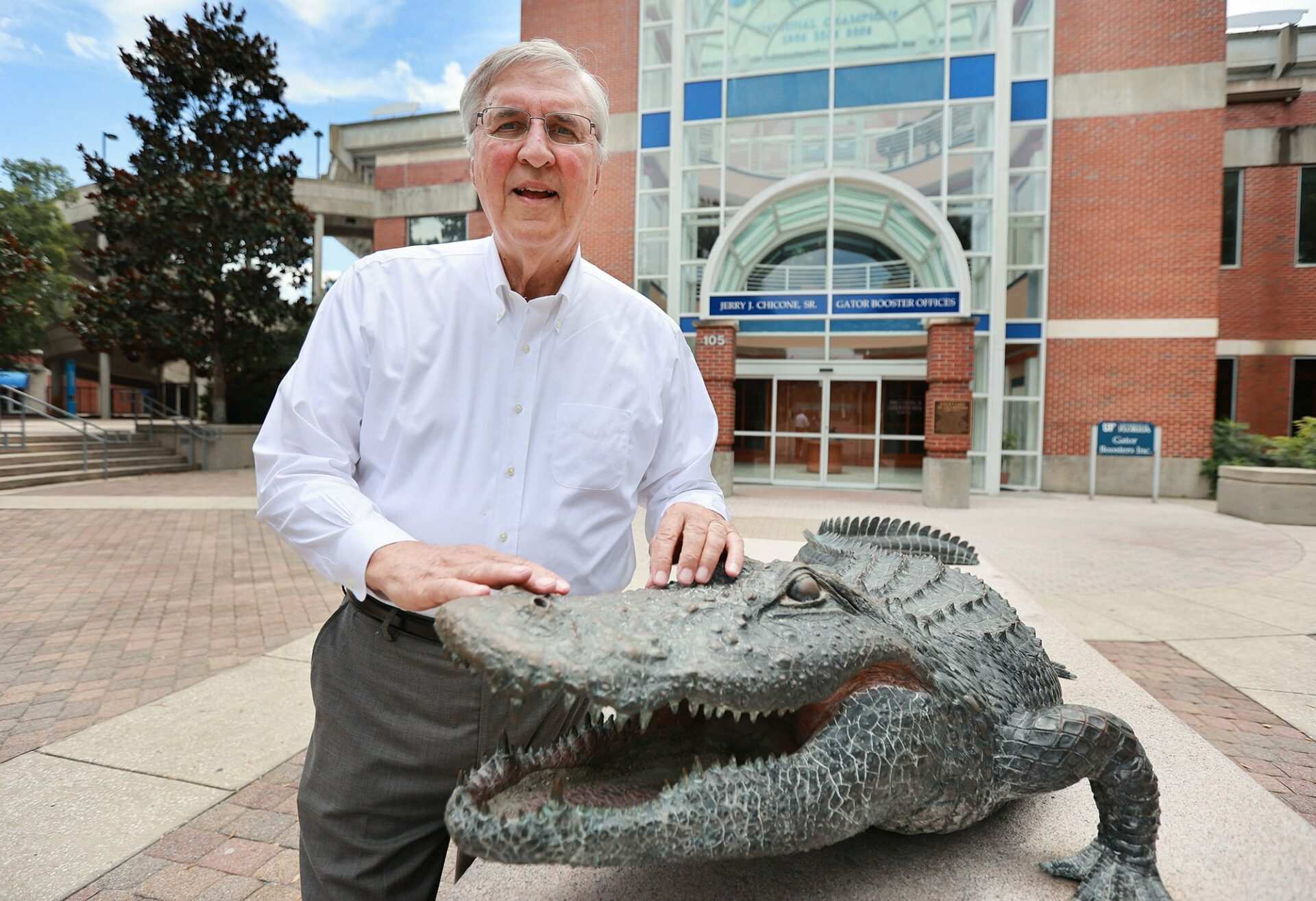 Former Gators’ AD and All-American Bill Carr dies at age 78