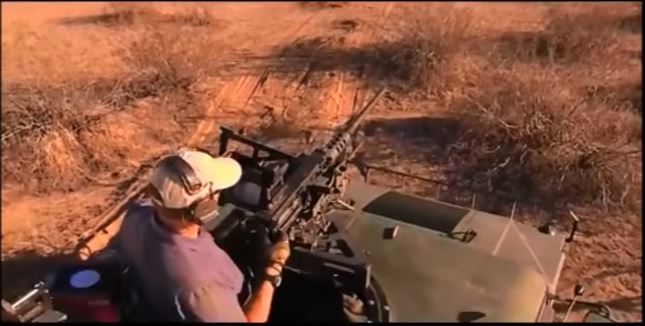 A Close Look At The Difference In Effectiveness Between Mini Guns & Machine Guns Featured