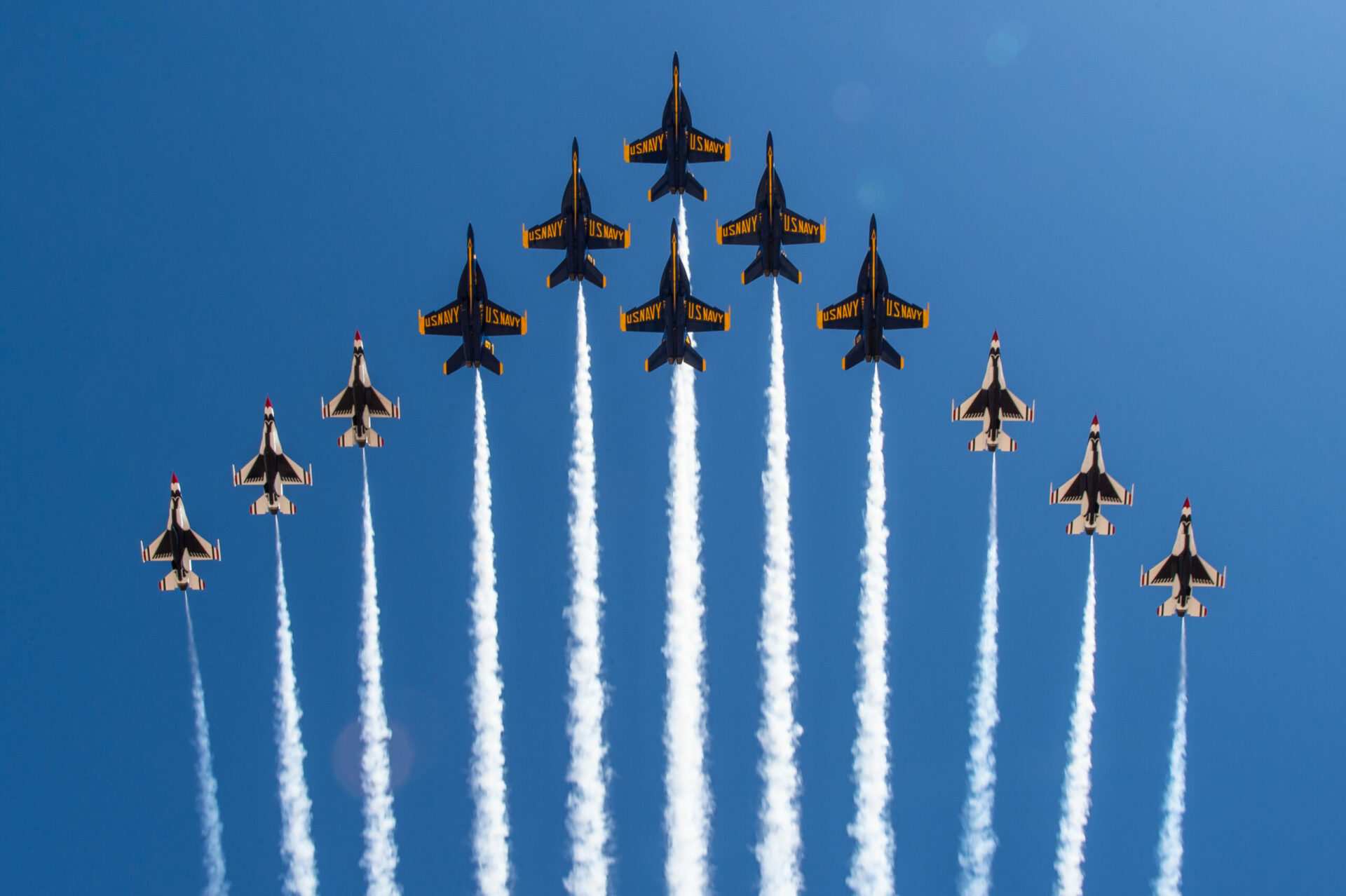 Pics Navy Blue Angels, Air Force Thunderbirds form first ever 'Super