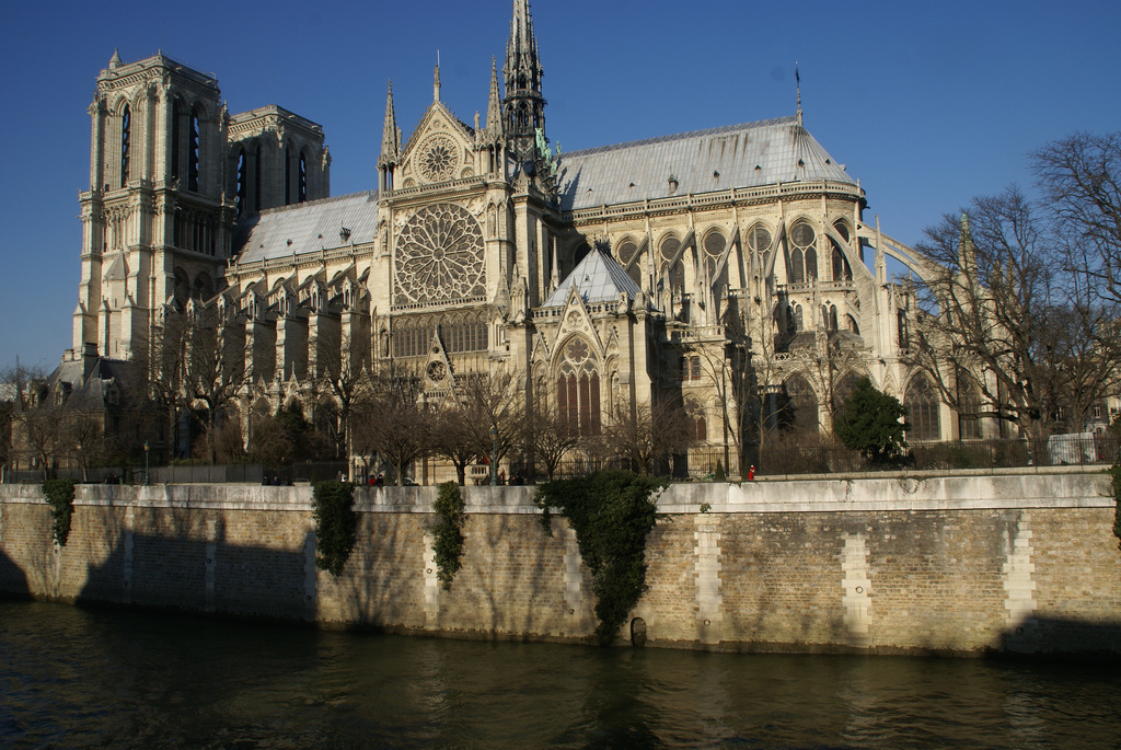 Radicalized Daughter Of French Imam On The Run After “Test Run Terror Attack” Near Notre Dame Featured