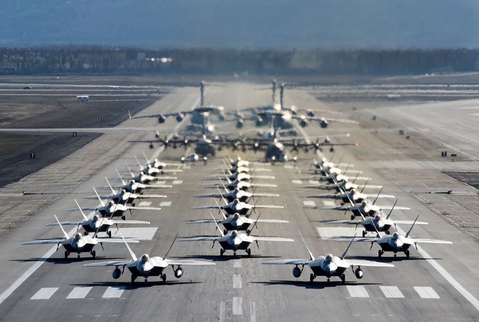 Videos: Air Force Shows Off Dozens Of F-22 Fighter Jets In 'Moose Walk ...