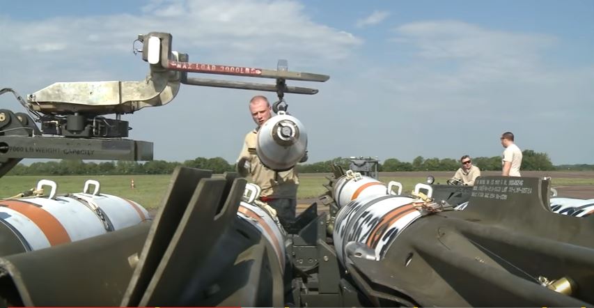 (VIDEO) Feeding The Belly Of The Monstrous B-52 Bomber With Bombs Featured