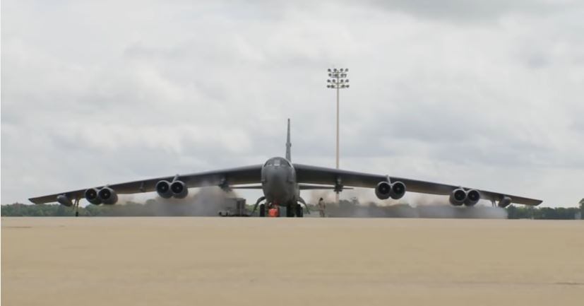 (VIDEO) Compilation Of B-52 Bombers During Takeoff & Landing Featured