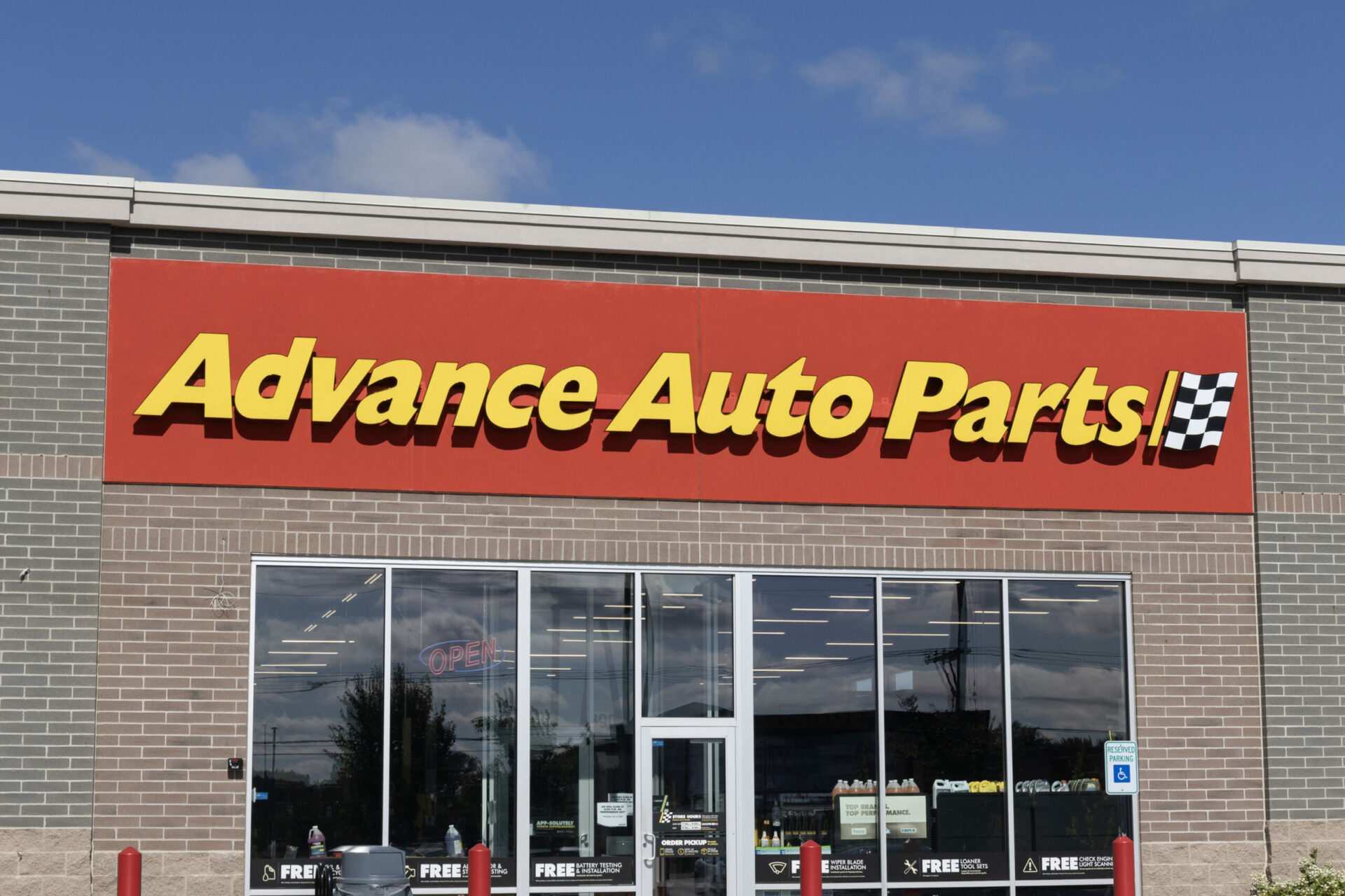 Advance Auto Parts to close hundreds of stores, shut down West Coast operations