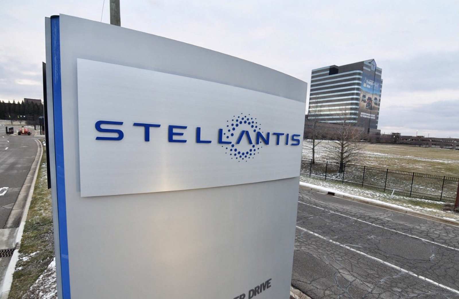 Stellantis cutting 400 jobs at Detroit parts warehouse