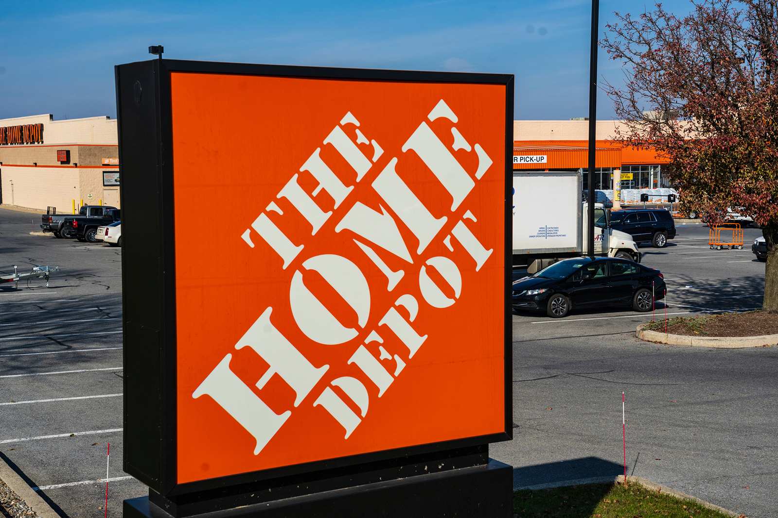 Major GOP donor, Home Depot founder dies at 95