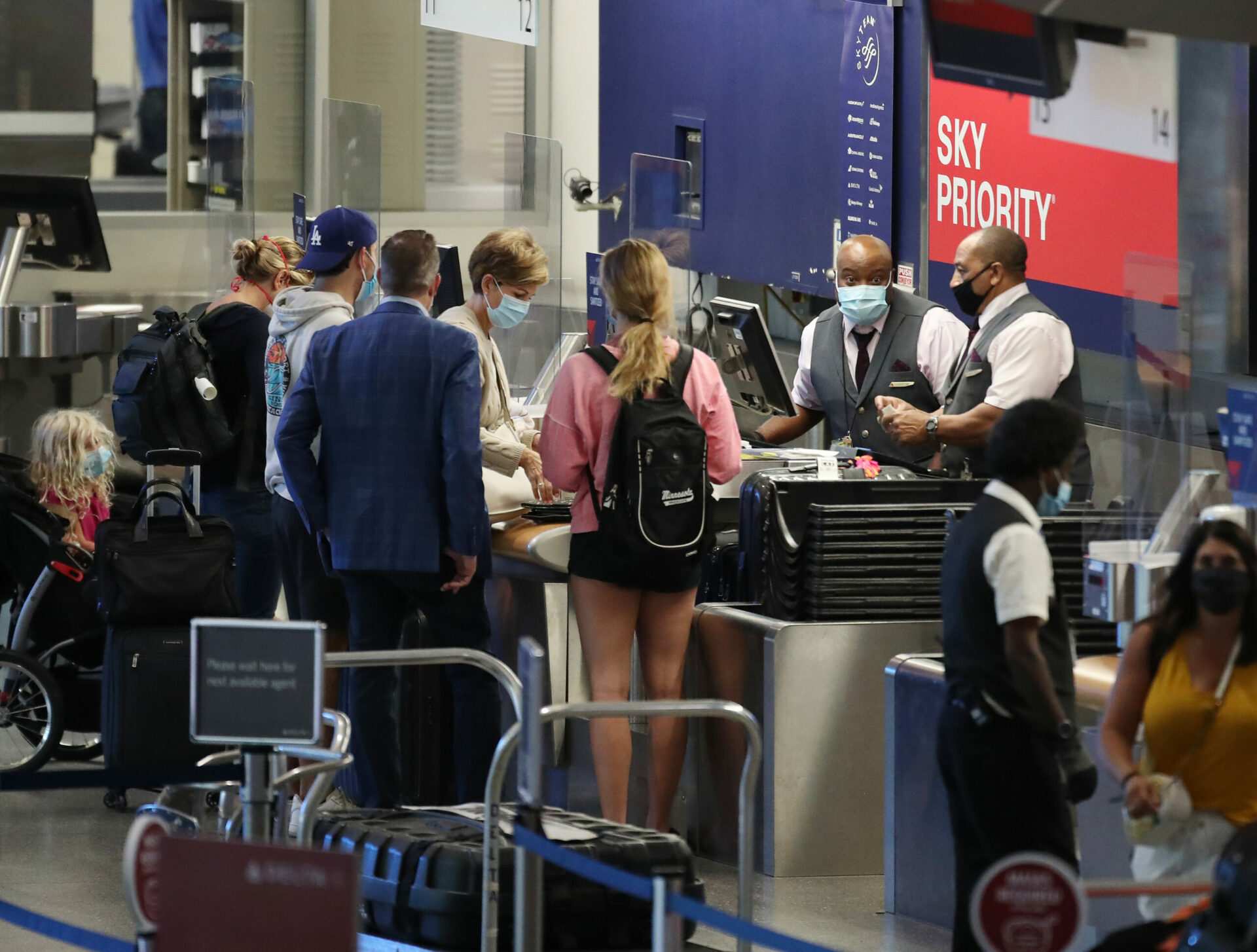 Forget pre-pandemic levels: Experts predict record travel for Thanksgiving, holidays