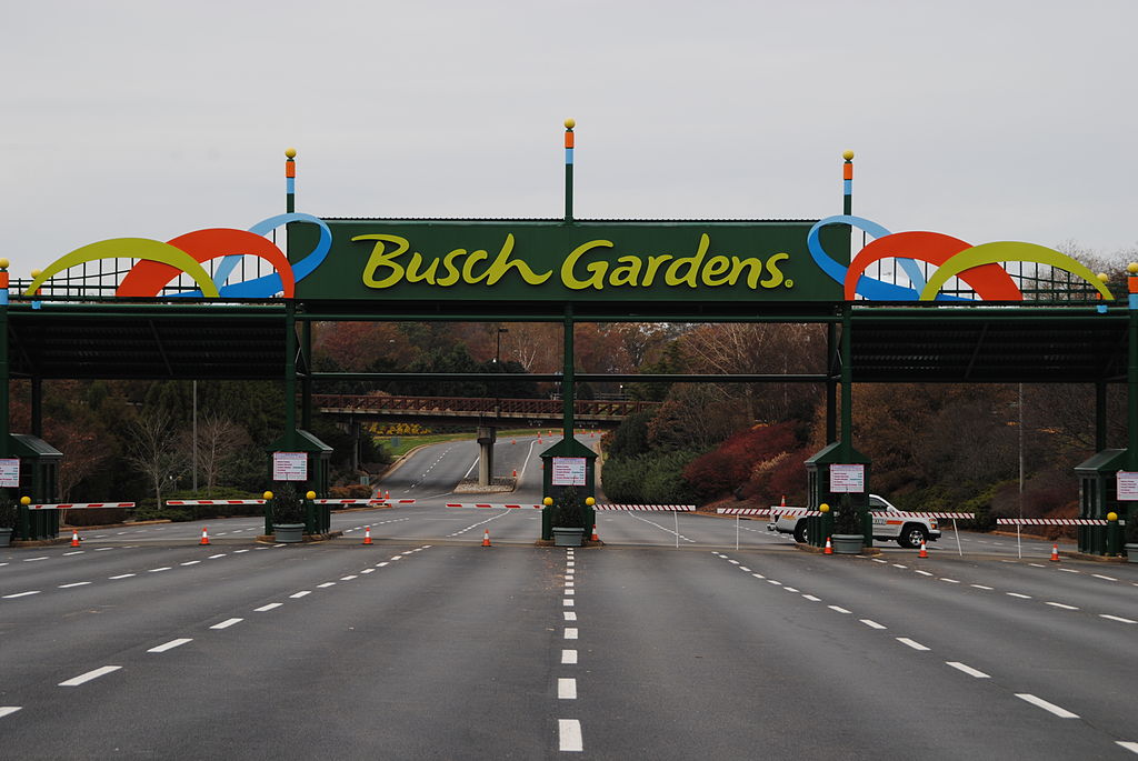 Video Former Navy Sailor Arrested After Naked Carjacking Attempts At Busch Gardens American