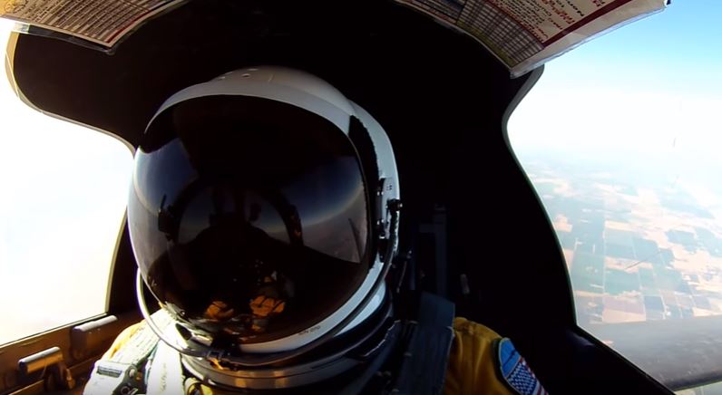 (Watch) Step Into The Cockpit Of A Spy Plane At 70,000 Feet Featured