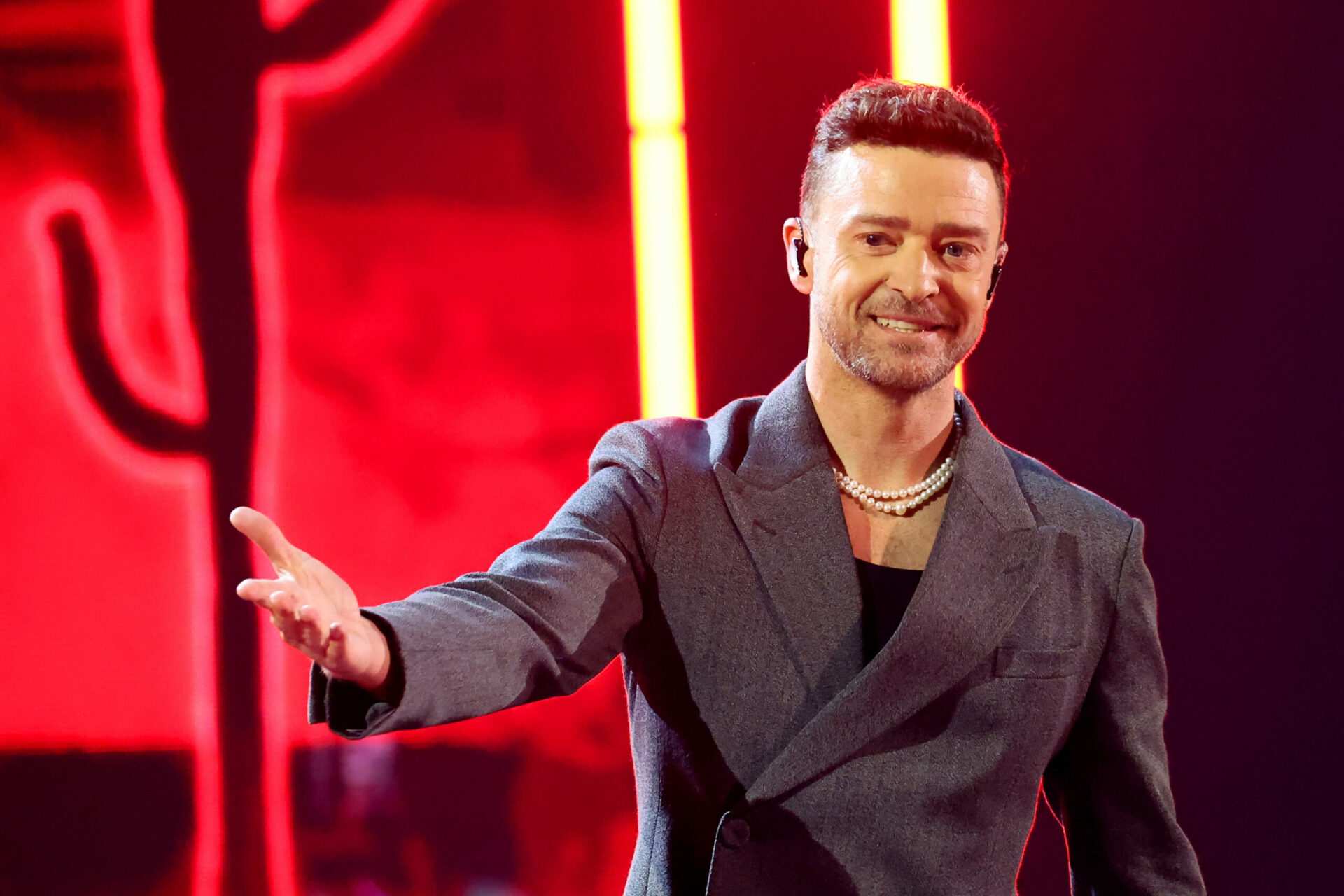 Justin Timberlake, suffering from laryngitis and bronchitis, postpones 6 concerts