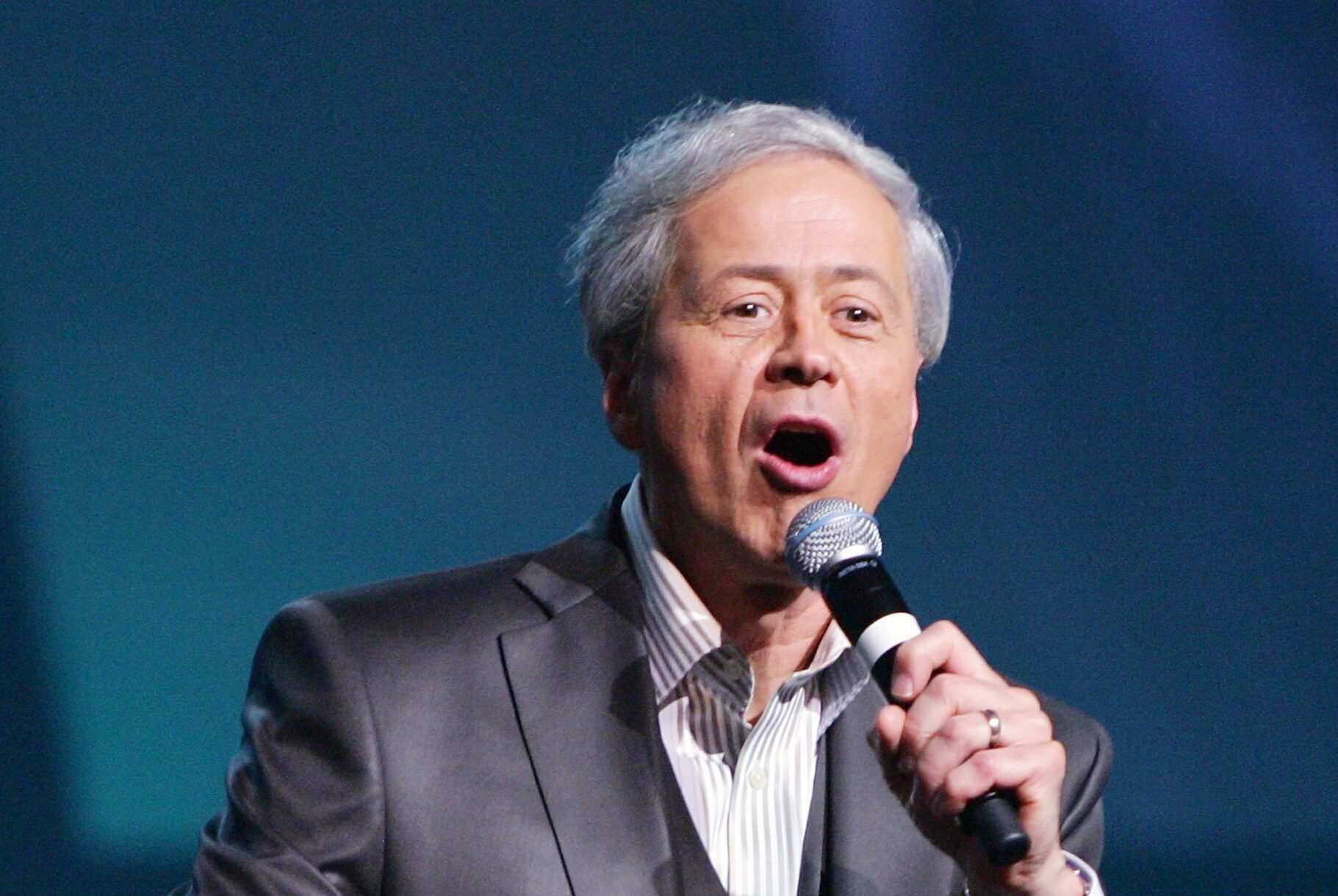 Wayne Osmond, Osmond Brothers singer and guitarist, dies at 73