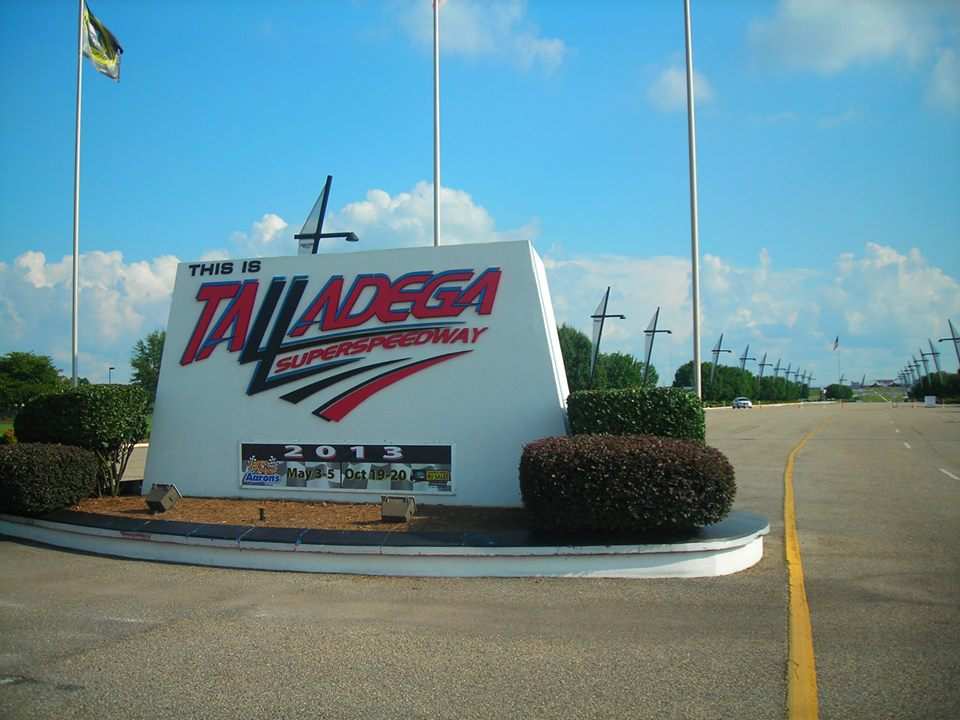 Alabama WWII veteran, 100, crosses riding Talladega Superspeedway pace