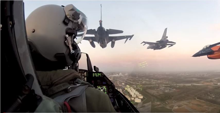 Incredible Cockpit View From An F-16 Fighting Falcon Flying In