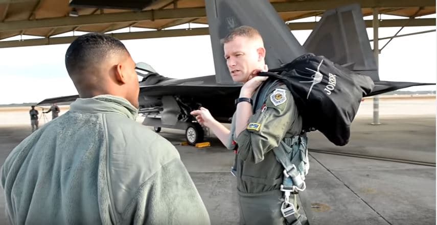 Listen To What Different U.S. Air Force Personnel Have To Say About The F-22 Featured