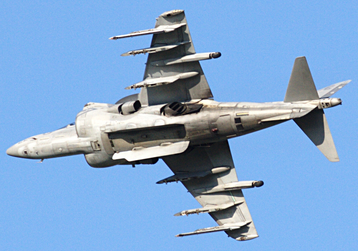 Harrier_AV-8B_banking_left,_revealing_under-fuselage_section