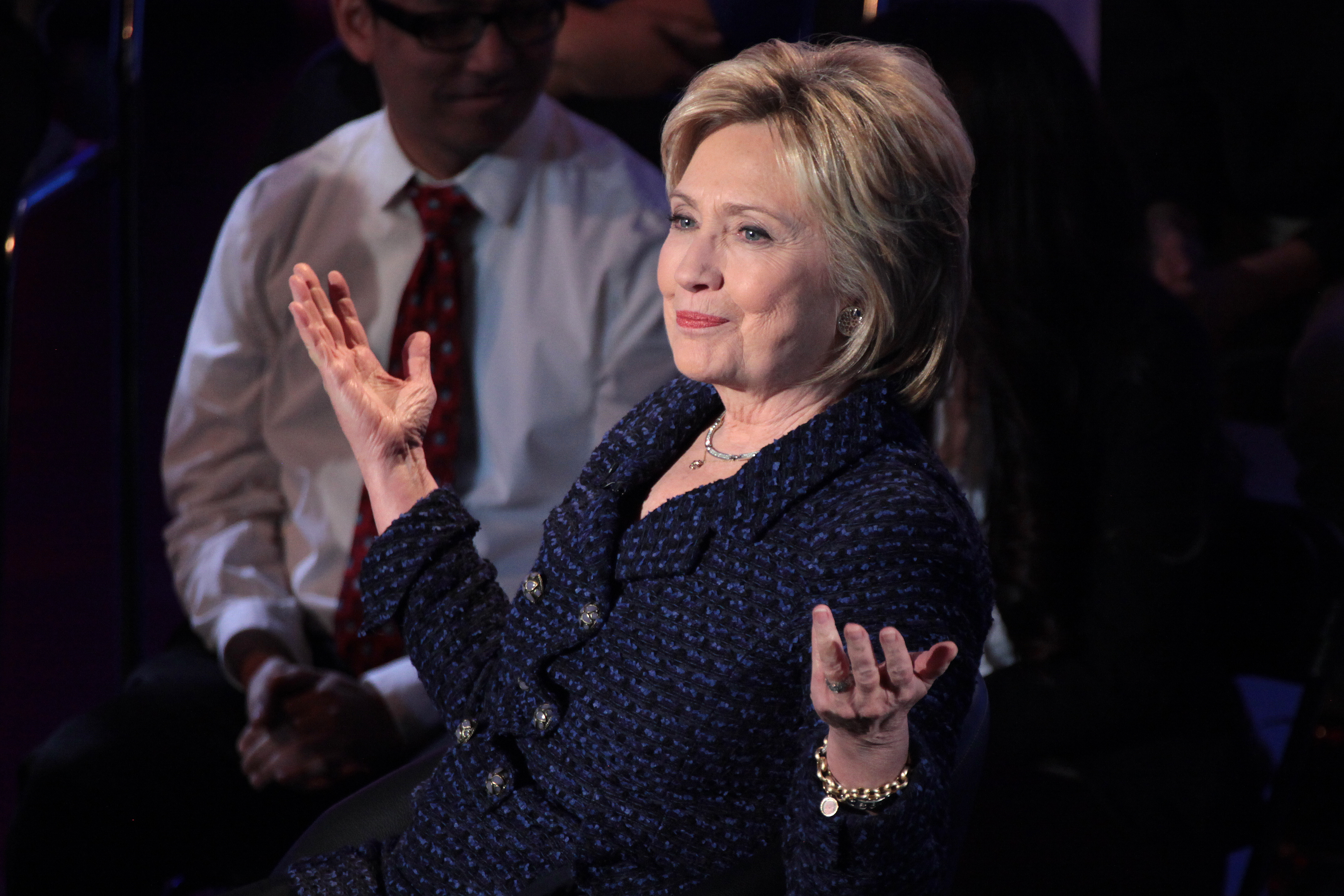 FBI Still Ridiculously Claims Hillary Clinton Shouldn’t Be Charged – Reluctantly Turns Over Documents To Congress Featured