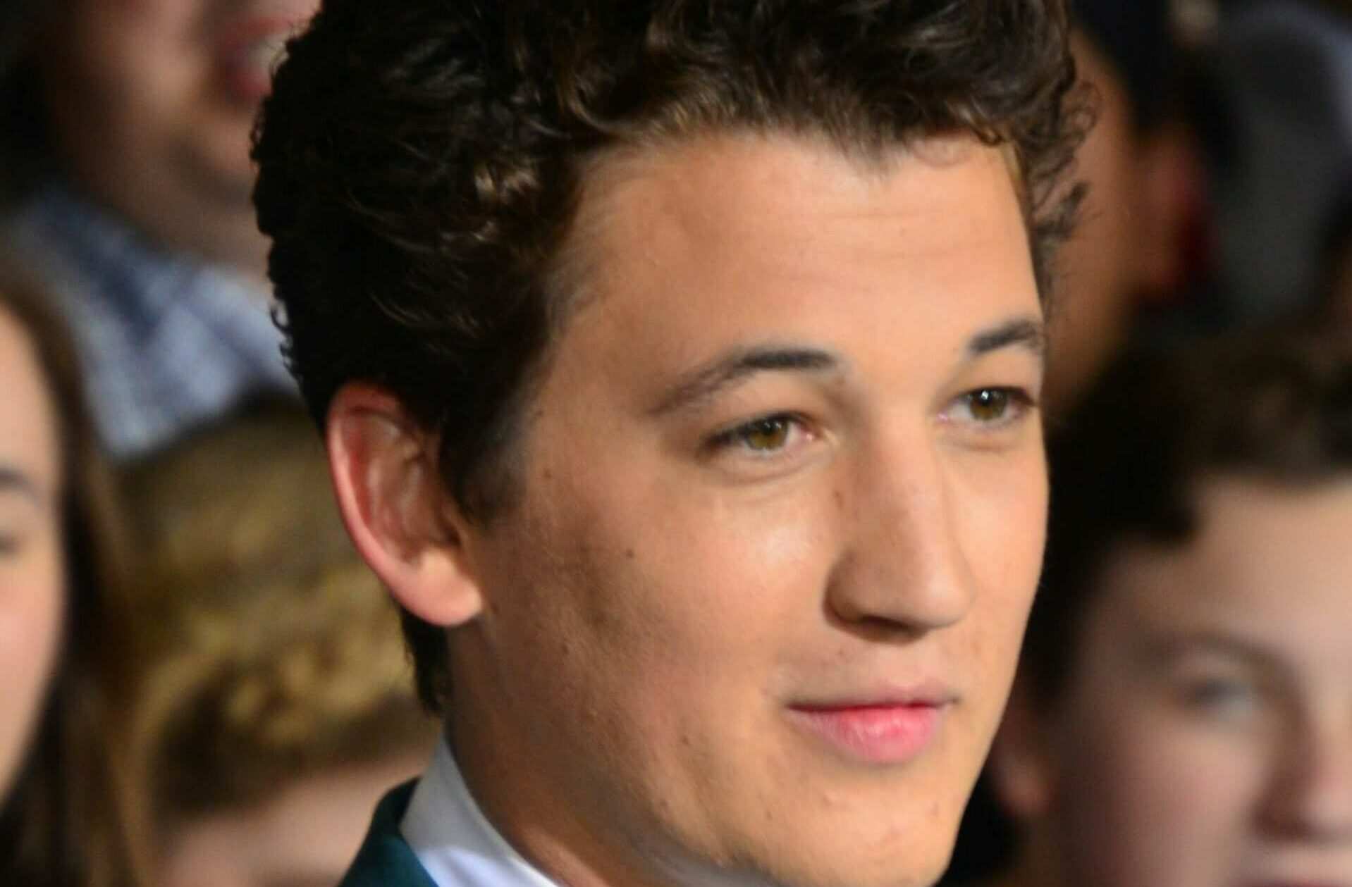 Videos Actor Miles Teller shows 'intense' flight training for Top Gun