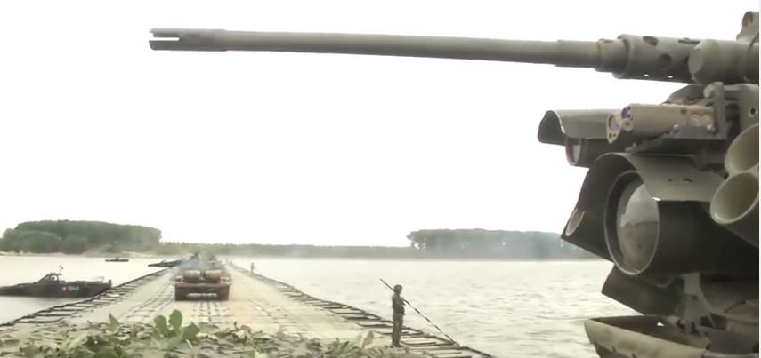 (WATCH) US Army Strykers and Romanian armored vehicles cross pontoon bridge during Exercise Saber Guardian Featured