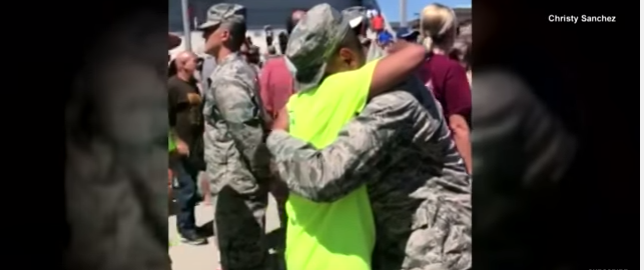 (VIDEO) An Army Veteran Who Has ALS Stands And Walks To His Son At Basic Training Graduation Featured