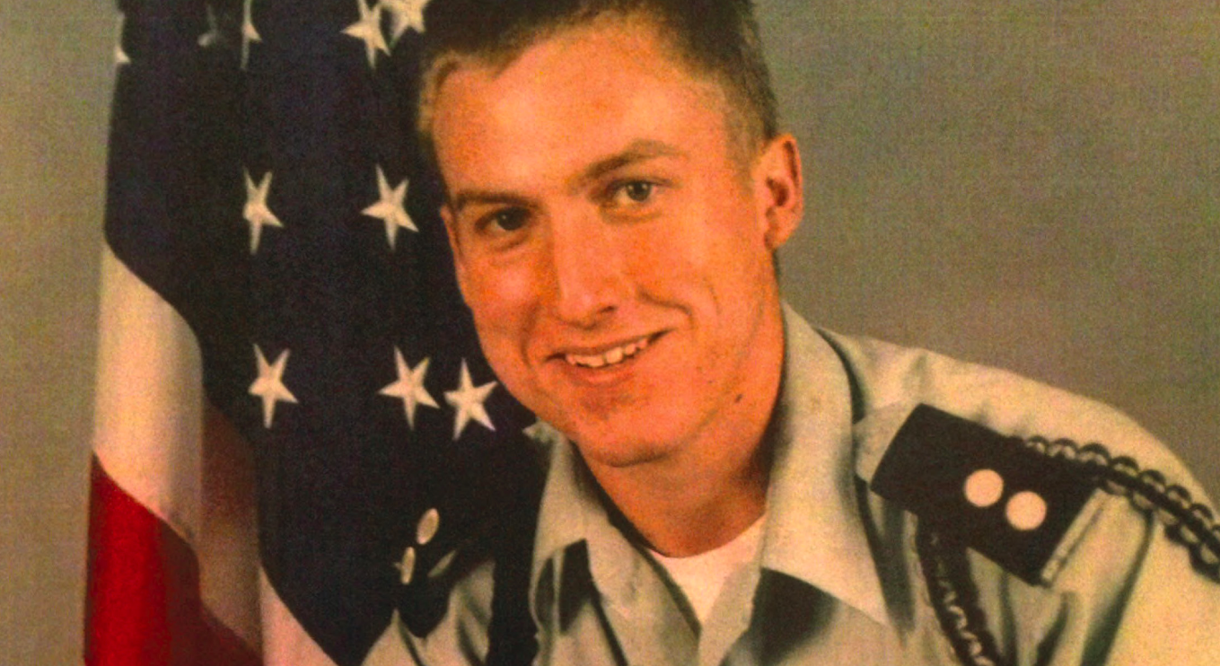 Federal Gov’t Hypocritically Denies Sailor’s “Hillary Clinton Defense” – Lets Hillary Go But Coming Down Hard On Navy Sailor Featured