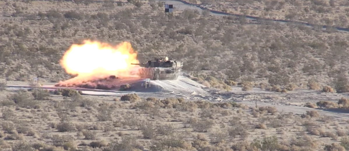 Extreme Ops – Watch A C-17 Landing On A Dirt Runway And A M1 Abrams ...