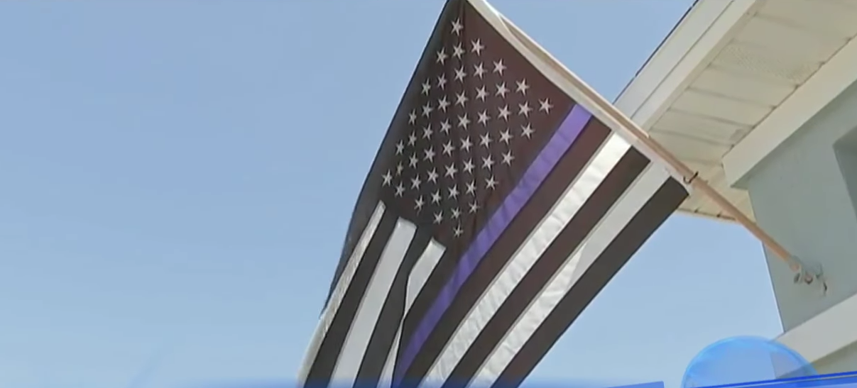 Florida Woman Forced To Take Down “Racist” Blue Lives Matter Flag Featured