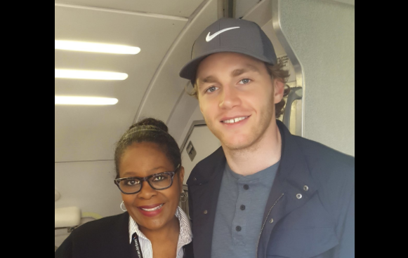 NHL Star Patrick Kane Gives Up First Class Seat For U.S. Soldier Featured